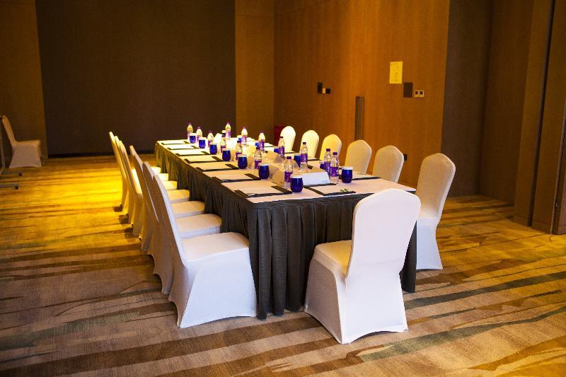 Holiday Inn & Suites Tianjin Downtown By Ihg,Tianjin Drum Tower,Joycity Shopping Mall,Tianjin Ancient Cultural Street,Haihe River,The Porcelain House,Convenient Access To Tianjin Binhai International Airport Luaran gambar